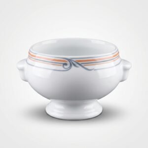 Balta keraminė sriubos taurė 410 ml su dvejomis rankenėlėmis ir pilkų bei oranžinių linijų ornamentu, stovinti ant kojytės.