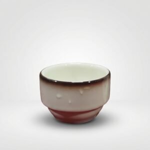 Baltos ir rudos spalvų keraminis mini dubenėlis 120 ml talpos, nufotografuotas ant šviesaus fono.