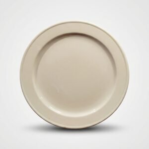 Apvali, klasikinio stiliaus balta lėkštė 25 cm skersmens, matoma iš viršaus ant šviesiai pilko fono.