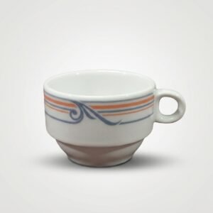 Baltas keramikinis puodelis 90 ml su horizontaliomis oranžinėmis bei pilkomis juostelėmis, stovintis ant balto fono.