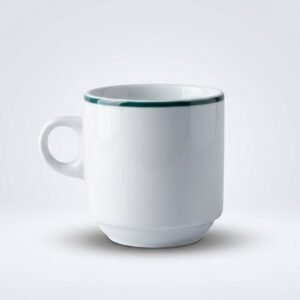 Baltas keraminis puodelis 190 ml su žalia juostele ant viršutinio krašto, nufotografuotas iš priekio baltame fone.