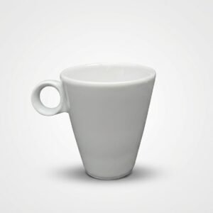 Baltas keraminis 120 ml puodelis su apvalia ąsele, nufotografuotas ant šviesaus fono.