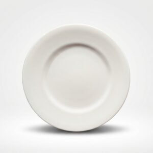 Iš priekio nufotografuota klasikinio dizaino balta lėkštė 26 cm skersmens ant balto fono.