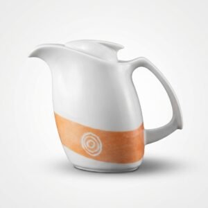 Baltas keraminis ąsotis 350 ml su dangteliu ir dekoratyvia oranžine juosta, stovintis ant balto fono.