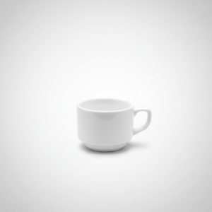 Baltas mažas puodelis 70 ml espresui arba kitiems gėrimams, nufotografuotas ant šviesiai pilko gradiento fono.