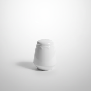 Elegantiška balta prieskonių indelė, pagaminta iš blizgios keramikos, stovinti ant balto fono.