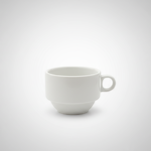 Baltas puodelis 200 ml su rankenėle, nufotografuotas iš priekio baltame fone, skirtas kavai arba arbatai.
